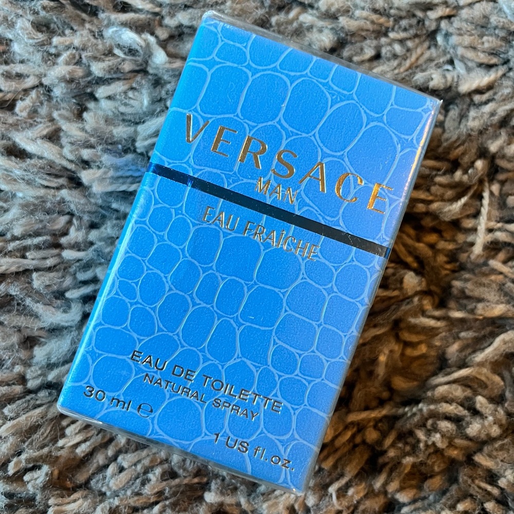 Versace Man Eau Fraiche Eau de Toilette Spray, Cologne for Men, 1 oz